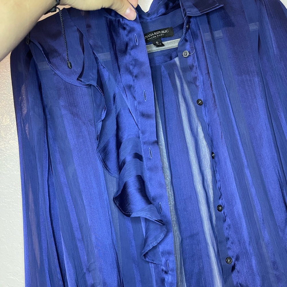 Banana Republic Long Sleeve 💙🦋